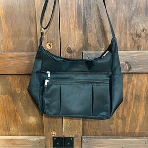 Sleek Black Women's Shoulder Bag